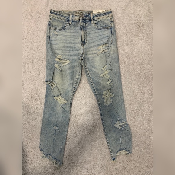 American Eagle Outfitters Denim - New crop distressed jeans